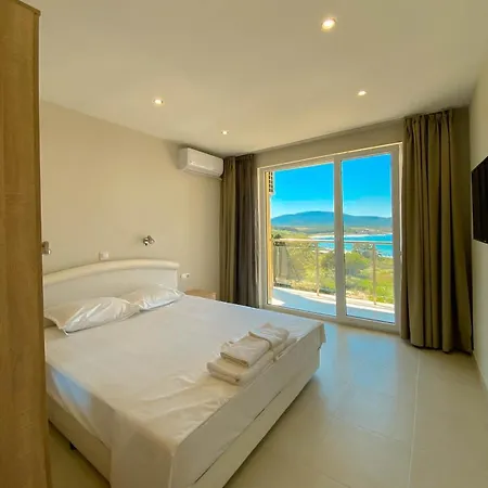 семеен сирена 호텔 아크토폴