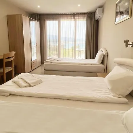 호텔 семеен сирена *