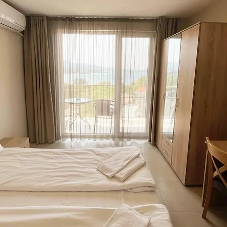 семеен сирена 호텔 아크토폴