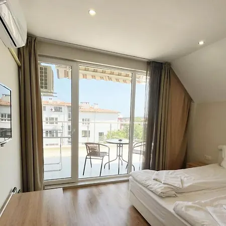 семеен сирена ホテル アフトポル