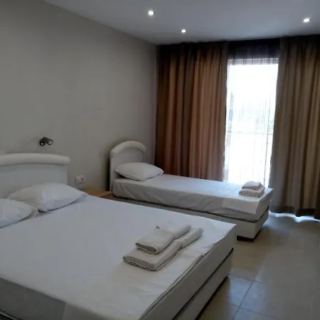 семеен сирена 호텔 *