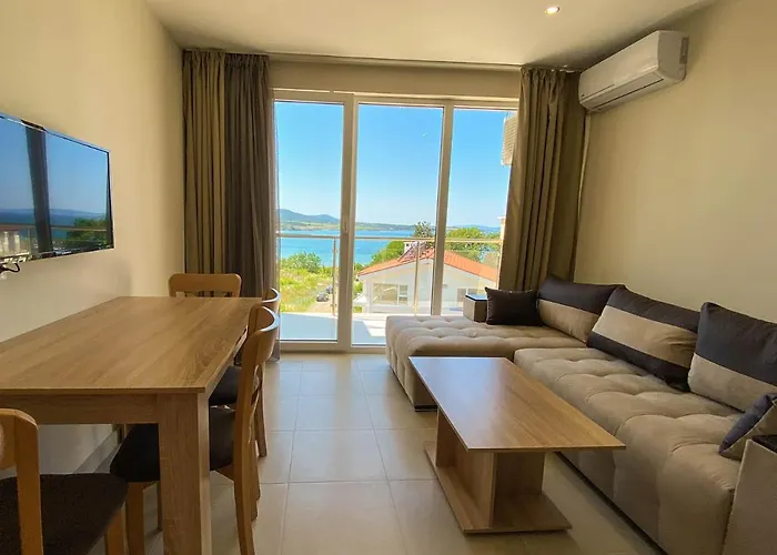 Hotel семеен сирена Ahtopol