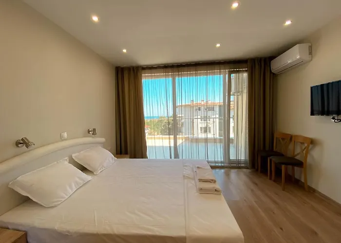 Hotel семеен сирена *