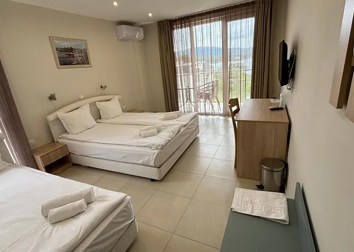 Hotel семеен сирена