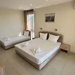 Hotel семеен сирена