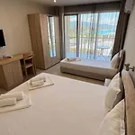 семеен сирена Hotell Achtopol