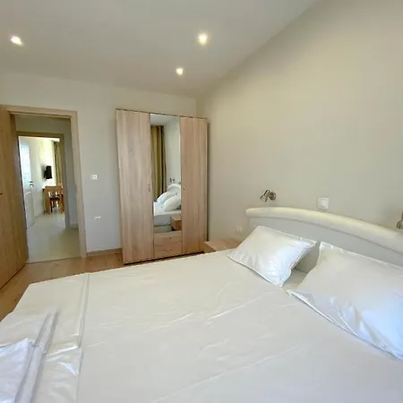 Szálloda семеен сирена