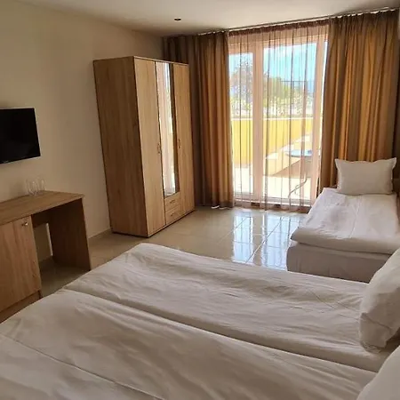 Szálloda семеен сирена