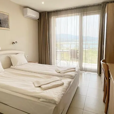 семеен сирена Szálloda