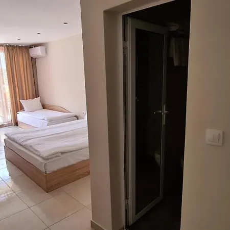 Szálloda семеен сирена