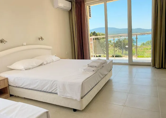 Hotel семеен сирена Ahtopol