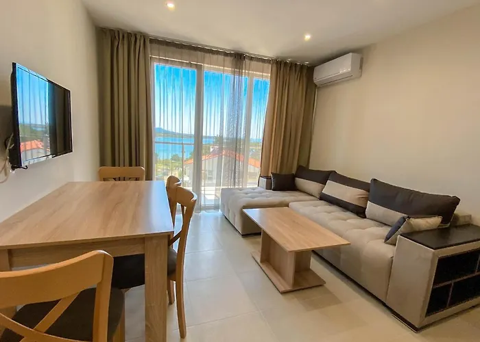 Hotel семеен сирена *