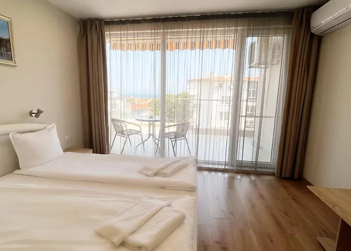 Hotel семеен сирена Ahtopol